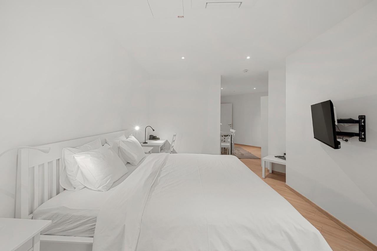 Vibestudio 305 - Central - Ac - Near Parking Apartment *